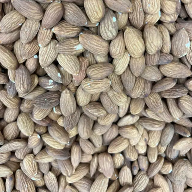 Almonds, لوز