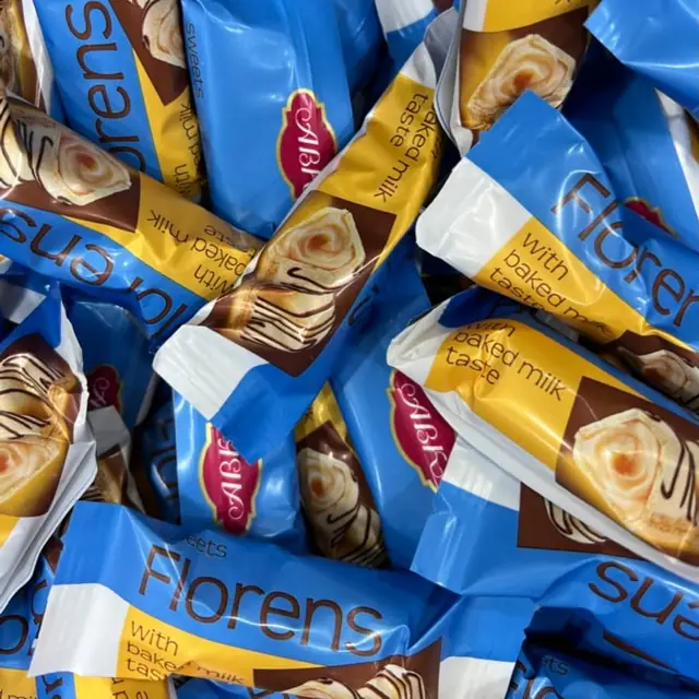 Milk chocolate wafers, ويفر بالشوكولاتة