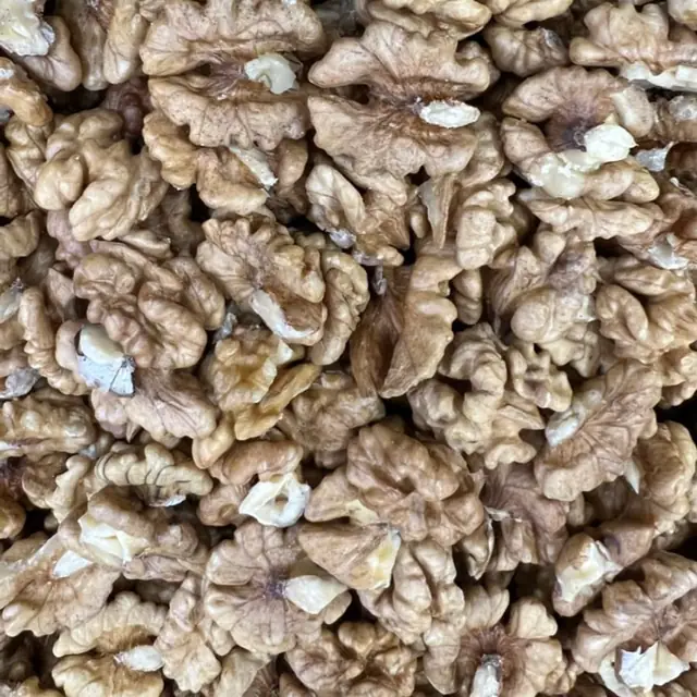 Walnut kernels, حبوب الجوز